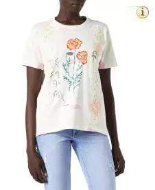 Afrikanische junge Frau mit weißem T-Shirt. Mit aufgestickten und gedruckten Blumen im minimalistischem Stil.