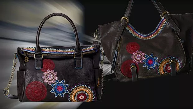 Zwei schwarze Desigual Taschen -Bols Loverty Amber- als Schultertasche und Handtasche. Bestickt mit bunten Mandalas und Bordüren.